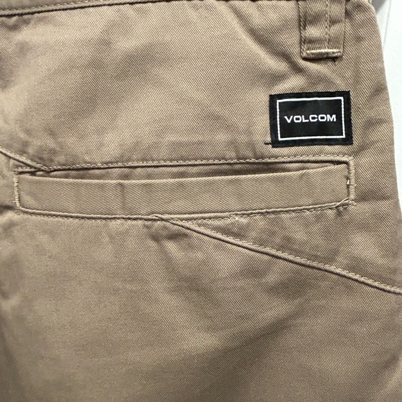 Volcom Men’s Khaki Shorts - Size 34 - Picture 4 of 8